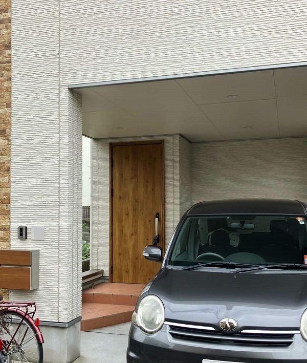 【施工中】神奈川県川崎市・W様邸　ガレージ外壁・水切り補修 (1)