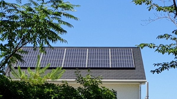太陽光パネル設置住宅、屋根塗装は必要？どう塗装する？ (2)