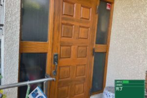 東京都目黒区・T様邸　木製玄関ドア、支柱、ベランダ手摺塗装工事0710