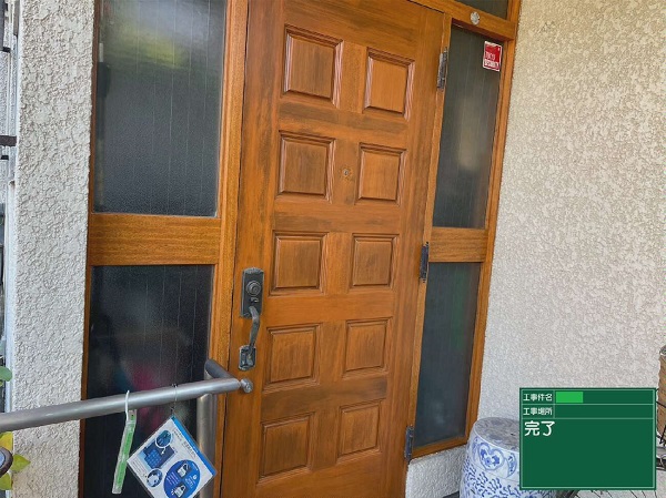 東京都目黒区・T様邸　木製玄関ドア、支柱、ベランダ手摺塗装工事0710