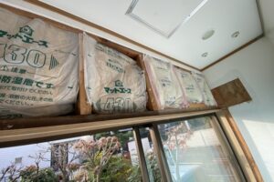 町田市-O様邸-サッシ廻り-断熱-防湿シート