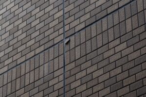 タイル外壁メンテナンスの基礎知識｜放置すると起こるトラブルとは-タイル-割れ