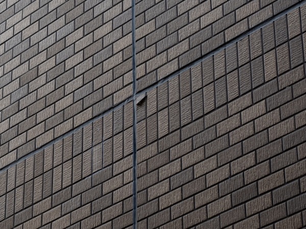 タイル外壁メンテナンスの基礎知識｜放置すると起こるトラブルとは-タイル-割れ