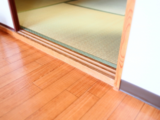 室内にある小さな段差の例